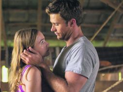 'El viaje más largo' está protagonizada por Scott Eastwood (hijo del célebre Clint Eastwood) y Britt Robertson. ESPECIAL / 20th Century Fox
