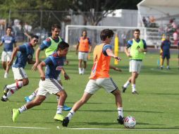 El resto de los jugadores del Guadalajara se prepara para recibir este domingo al León. TWITTER / @Chivas
