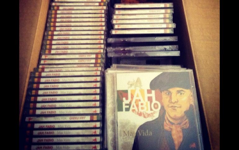 Jah Fabio busca mantenerse frescon con su más reciente producción 'Más vida'. FACEBOOK / JAH FABIO