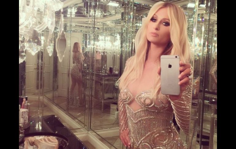 Paris no tardó en dar a conocer su atuendo a través de sus cuentas en redes sociales. INSTAGRAM / parishilton