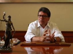 Monreal indica que el espionaje es propio de regímenes autoritarios y que se está convirtiendo en una práctica cotidiana en el país. YOUTUBE / Ricardo Monreal