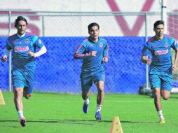 Aldo de Nigris, Omar Bravo y Raúl López en el entrenamiento de las Chivas de cara al partido frente a León. MEXSPORT /