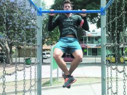 Disciplina. Aldo Esparza encontró en el deporte una manera de fortalecer su físico. EL INFORMADOR / R. Alarcón