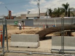 El percance ocurrió a las 13:40 horas en las obras que se realizan en avenida Juan Pablo II. ESPECIAL /