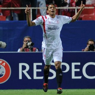 Nápoles y Sevilla dan paso importante en Europa League