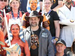 En el Centro de Convenciones los seguidores hicieron enormes filas en busca de autógrafos. TWITTER / @starwars