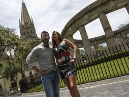 Mich Anaya y Minerva Aponte conducen el nuevo proyecto de Azteca Jalisco, donde prometen cambiar las reglas del entretenimiento. EL INFORMADOR / F. Atilano