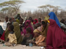 La mayoría de refugiados en Dadaab ha declarado querer volver a casa, pero la inseguridad y la falta de recursos se los impide. AFP / ARCHIVO
