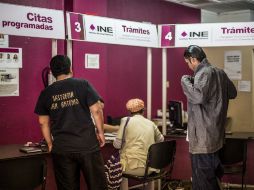 Los capacitadores afirman que trabajan hasta altas horas de la noche, en comunidades apartadas. EL INFORMADOR / ARCHIVO