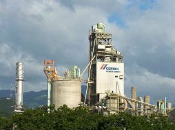 Bajas tarifas de electricidad benefician a Cemex y AHMSA. EFE / ARCHIVO