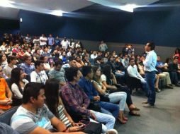 Lemus aseguró en su discurso que no pedía el voto de los alumnos, sólo presentaba sus propuestas. TWITTER / @PabloLemusN