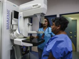 El diagnóstico temprano a través de autoexploración o mastografías es relevante para vencer la enfermedad,curable detectada a tiempo. EL INFORMADOR / ARCHIVO