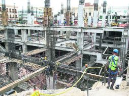 AVANZA. La construcción del nuevo Mercado Corona va según lo planeado por la empresa constructora. EL INFORMADOR / R. Tamayo