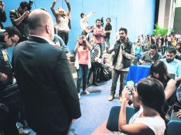 En el ITESO, el candidato de MC, Enrique Alfaro, realizó un diálogo con estudiantes. ESPECIAL /