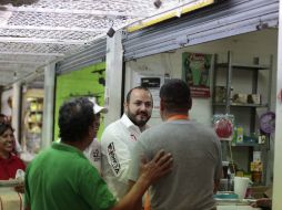 Villanueva asistió este lunes al mercado Irineo Paz, en la colonia Jardines de la Paz. ESPECIAL / Ricardo Villanueva Lomelí