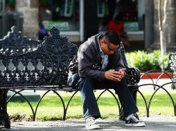 Estar conectado por varias horas al internet deteriora el cuerpo, genera un estado de ansiedad y resta horas de sueño. EL INFORMADOR / ARCHIVO