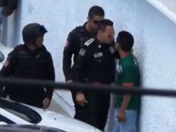 Los uniformados abofetean  en un par de veces al sujeto. FACEBOOK / Ciudad Satélite