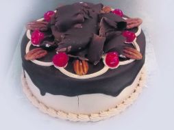 El pastel Vainilla Shake se acaba de integrar al menú de Pastelería Suspiros. EL INFORMADOR / R. Solís