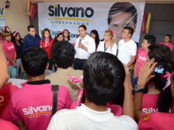 Aureoles llevó a cabo un encuentro con miembros de la comunidad. TWITTER / @Silvano_A