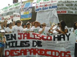 Miembros de Fundej se manifestaron desde las 10:00 horas en el Monumento a los Niños Héroes. TWITTER / @Fundej