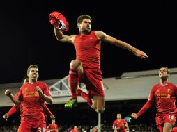 Gerrard agradece el apoyo, aún no sabe si quiere ser entrenador. AFP / ARCHIVO