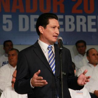 Alonso Ulloa renuncia al PAN