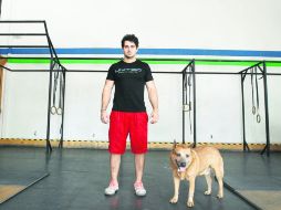 En su gimnasio especializado en Crossfit, David González Guerra transmite una cultura en la que el cuerpo saludable es prioridad. EL INFORMADOR / F. Atilano
