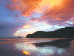 Bendecidos. Costa Rica presume impactantes playas tanto del lado del Pacífico como del Atlántico. En la imagen, la playa de Guanacaste. ESPECIAL / Hotel SugarBeach