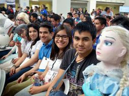 El equipo ganó en el evento realizado en la UNAM al presentar una coreografía de 'Frozen' entre personas y robots . ESPECIAL / uanl.mx