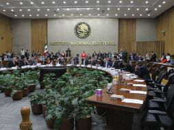 Se esperaque los consejeros electorales fijen postura y voten para decidir que curso debe tener la petición contra el PVEM. NTX / ARCHIVO