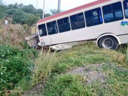 Personal de Protección Civil y de Cruz Roja acudieron al lugar para atender a los heridos. TWITTER / @PCJalisco