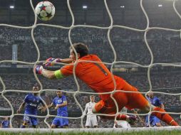 Casillas estaría siendo sustituido por otro joven español, David De Gea. AP /