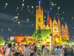 La mesa mejor adornada recibió una botella de Moët. La velada cerró con broche de oro tras el compromiso de una pareja. EL INFORMADOR / F. Atilano