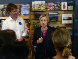 En su campaña presidencial en Nueva Hapshire, Clinton espera que este proceso se acelere 'para sacar correos más pronto'. AFP / D. McCollester