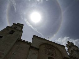 Este mediodía se registró un halo solar en la ciudad de Mérida. NTX / H. Borges