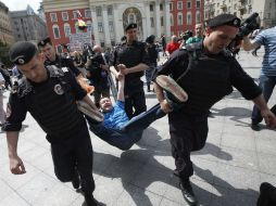 Alekséyev señala que ésta es la décima vez que Moscú les niega la autorización para celebrar la marcha de orgullo LGBT. EFE / S. Ilnitsky