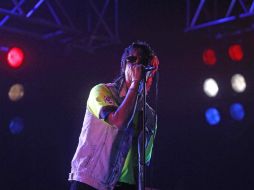 Julian Casablancas lleva al éxtasis a los asistentes con canciones como 'Under Cover of Darkness'. EFE / M. Pérez