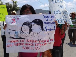 A la protesta en el Palacio de Gobierno llegaron los padres de familia de los 43 normalistas. NTX / ARCHIVO