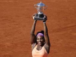 Serena Williams tendrá la oportunidad de sumar en Wimbledon los cuatro grandes en dos años diferentes. AFP /  P. Kovarik