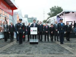 En punto de las 07:00 horas, da inicio la ceremonia a la que asistieron los consejeros electorales. TWITTER / @INEMexico