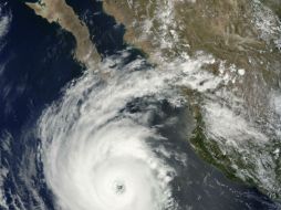 'Blanca' avanza hacia el nor-noroeste, a una velocidad de 15 kilómetros por hora. AFP / NASA