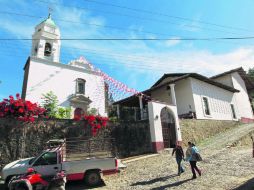 En San Sebastián del Oeste ofertan recorridos para conocer la arquitectura de sus callejones, llenos de casas pintadas de rojo y blanco EL INFORMADOR /