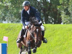 Federico Fernández montará a 'Gurú' en la justa. EL INFORMADOR / ARCHIVO