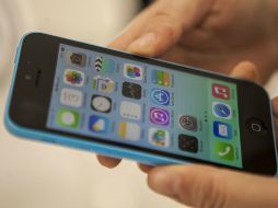 La luz que emite la pantalla del celular también reduce el tiempo de la pila. Por eso, es recomendable que no sea tan brillosa. EL INFORMADOR / ARCHIVO