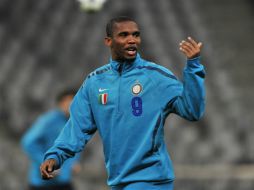 Eto'o sería la nueva figura de Gallos tras la inminente salida de Ronaldinho. AFP / ARCHIVO