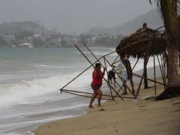 ''Carlos'' se convirtió este día en huracán categoría 1; se pronostica que llegará a Baja California Sur. EFE / F. Meza