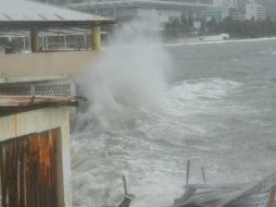El puerto de Acapulco y Zihuatanejo se mantiene cerrado a la navegación mayor y menor. NTX / A. Covarrubias