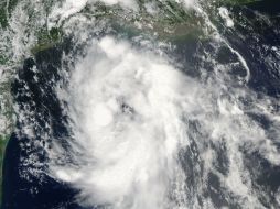 Las autoridades temen que la lluvia de 'Bill' ocasione extensas inundaciones, dado que los lagos y ríos de Texas se encuentran al tope. AFP / NASA