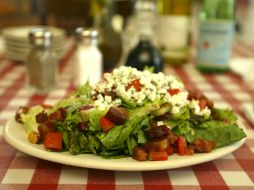 Lo mejor es comer algo saludable, quizás no sea lo más apetitoso pero es el mejor camino. EL INFORMADOR / ARCHIVO