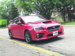 Espectacular. Para sumar puntos en deportividad, este auto cuenta con un gran alerón que se convierte en imán de miradas. EL INFORMADOR / M. Castillo